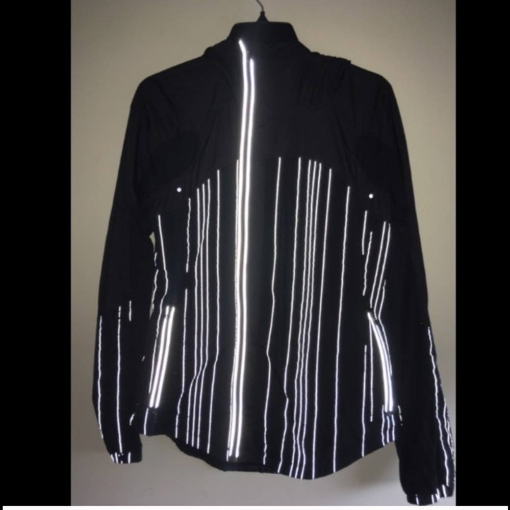 🍋Lululemon Get Up and Glow Jacket reflective - Picture 7 of 7