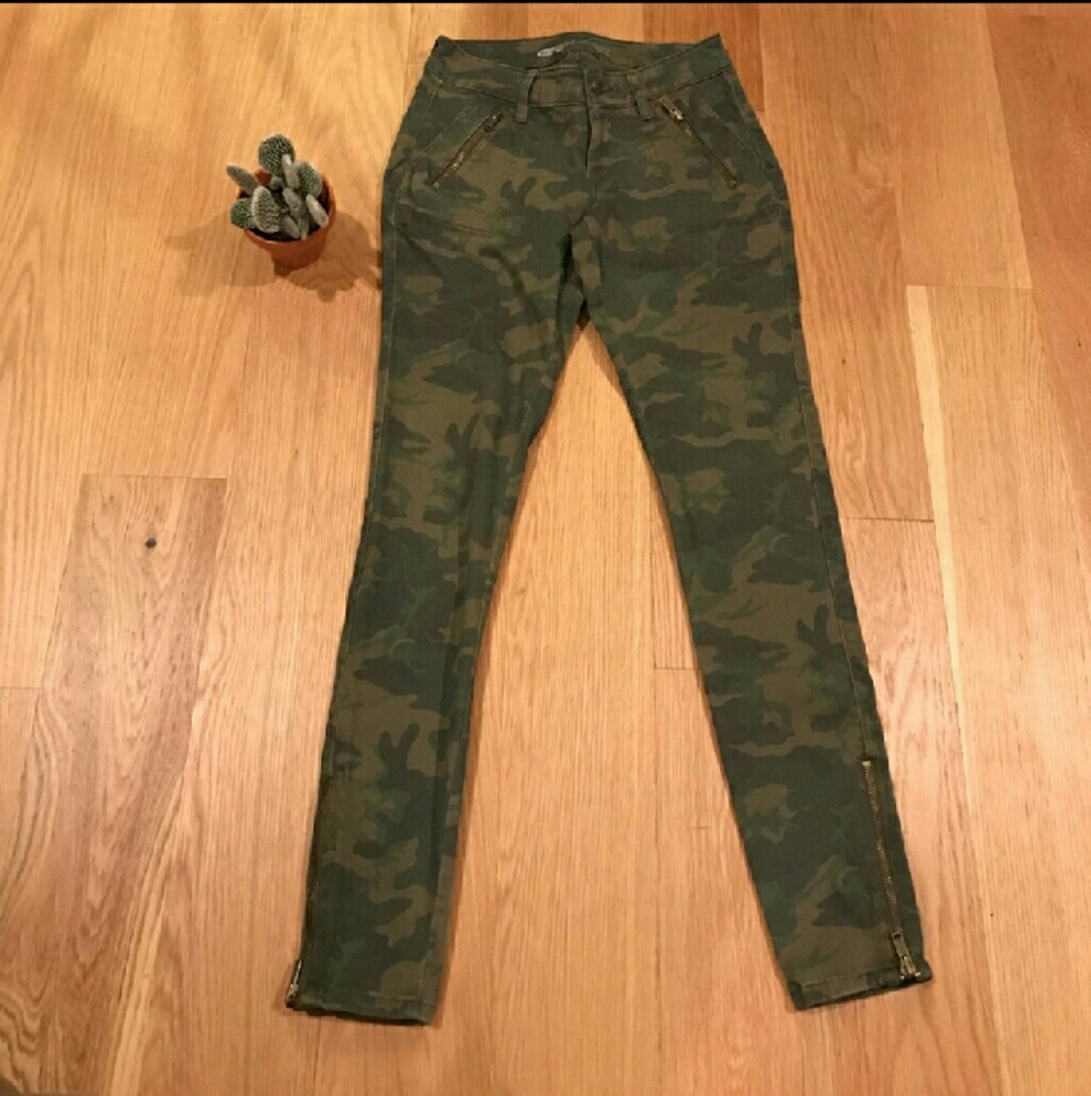 Old Navy Rockstar Camo Skinny Jeans