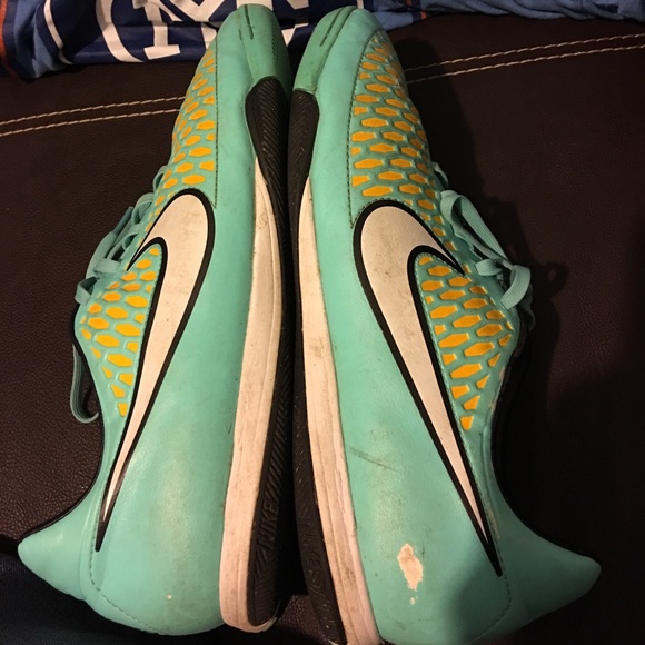 Nike Magistas size 11.5 - Picture 2 of 3