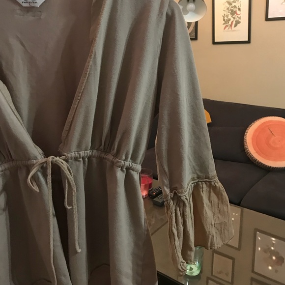 Super cute open blouse! - Picture 3 of 3