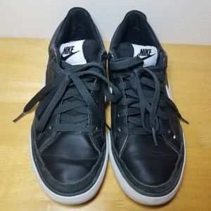 Nike Sneakers - Size 7
