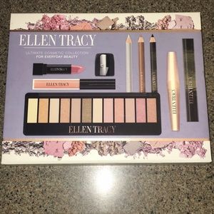 Ellen Tracy Ultimate Cosmetic Collection