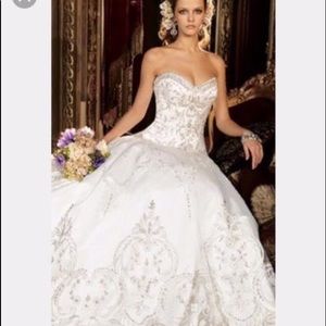 EVE OF MY LADY-designer wedding gown (Brand New!!)