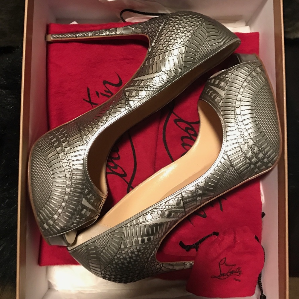 Christian Louboutin 👠 size 39