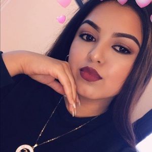 Meet your Posher, Emely