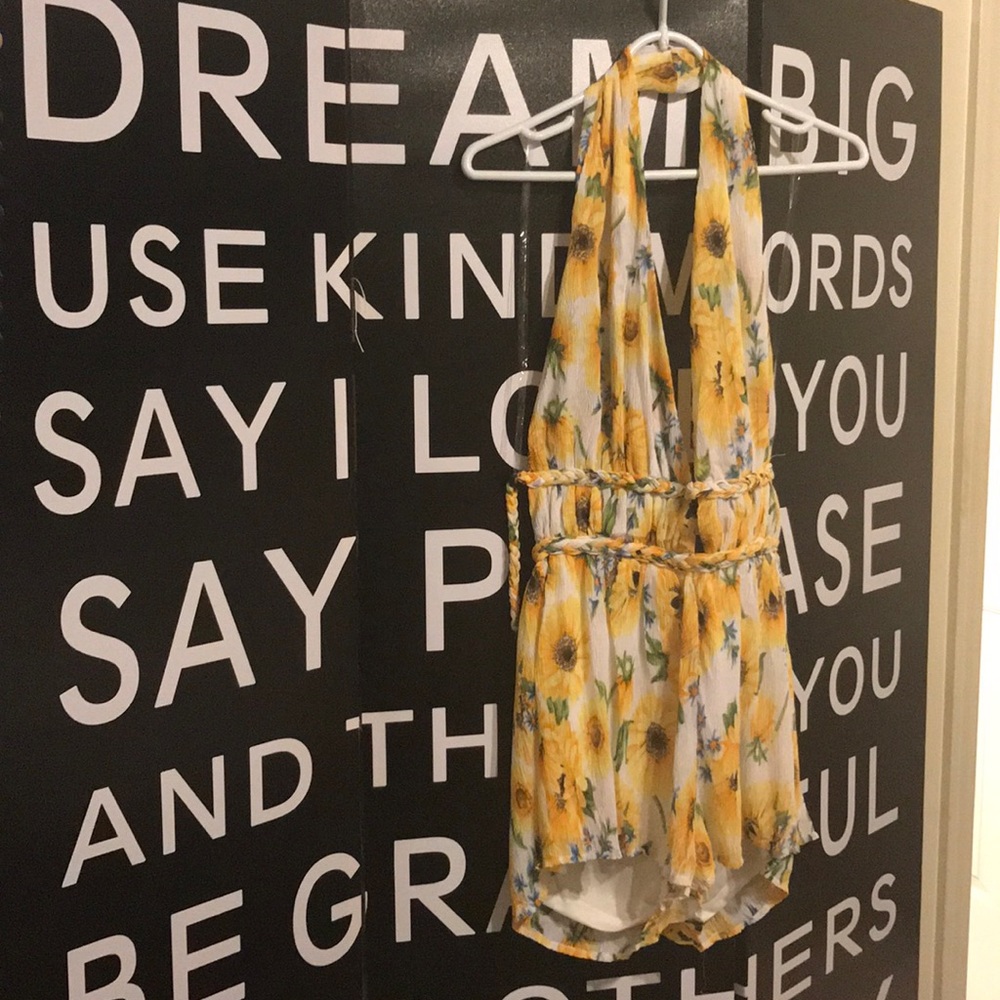 Sunflower romper 🌻