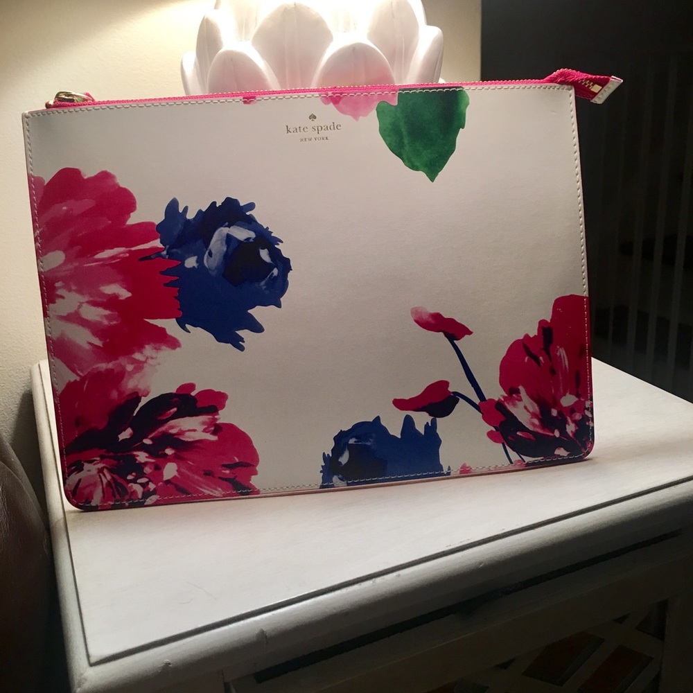 Kate Spade Pouch