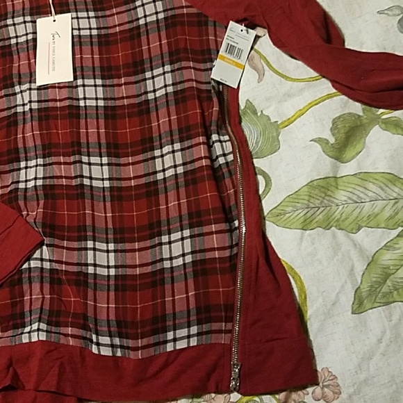 NWT! {Two by Vince Camuto} -Size S- Plaid Shirt - Picture 5 of 6