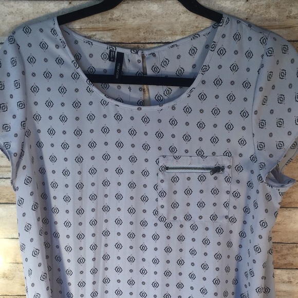 S blouse - Picture 1 of 3