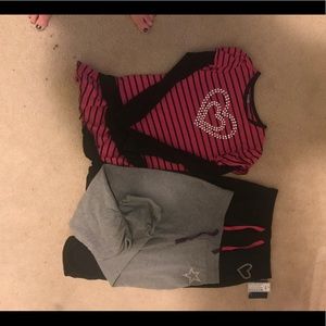 Bundle. Blk leggings and shirt go together