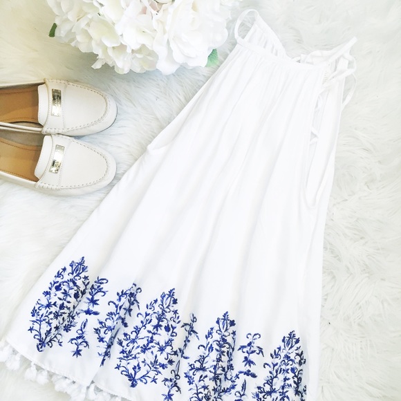 japna Tops - NWOT Beautiful Embroidered Top