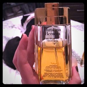 Carolina Herrera eau de parfum natural spray