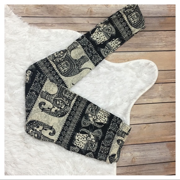 Boutique Pants - NWOT Elephant Leggings - One Size Fits Most (2-10)