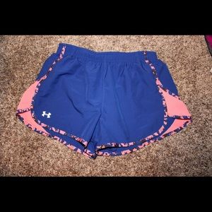 UNDER ARMOUR semi-fitted heat-gear XS