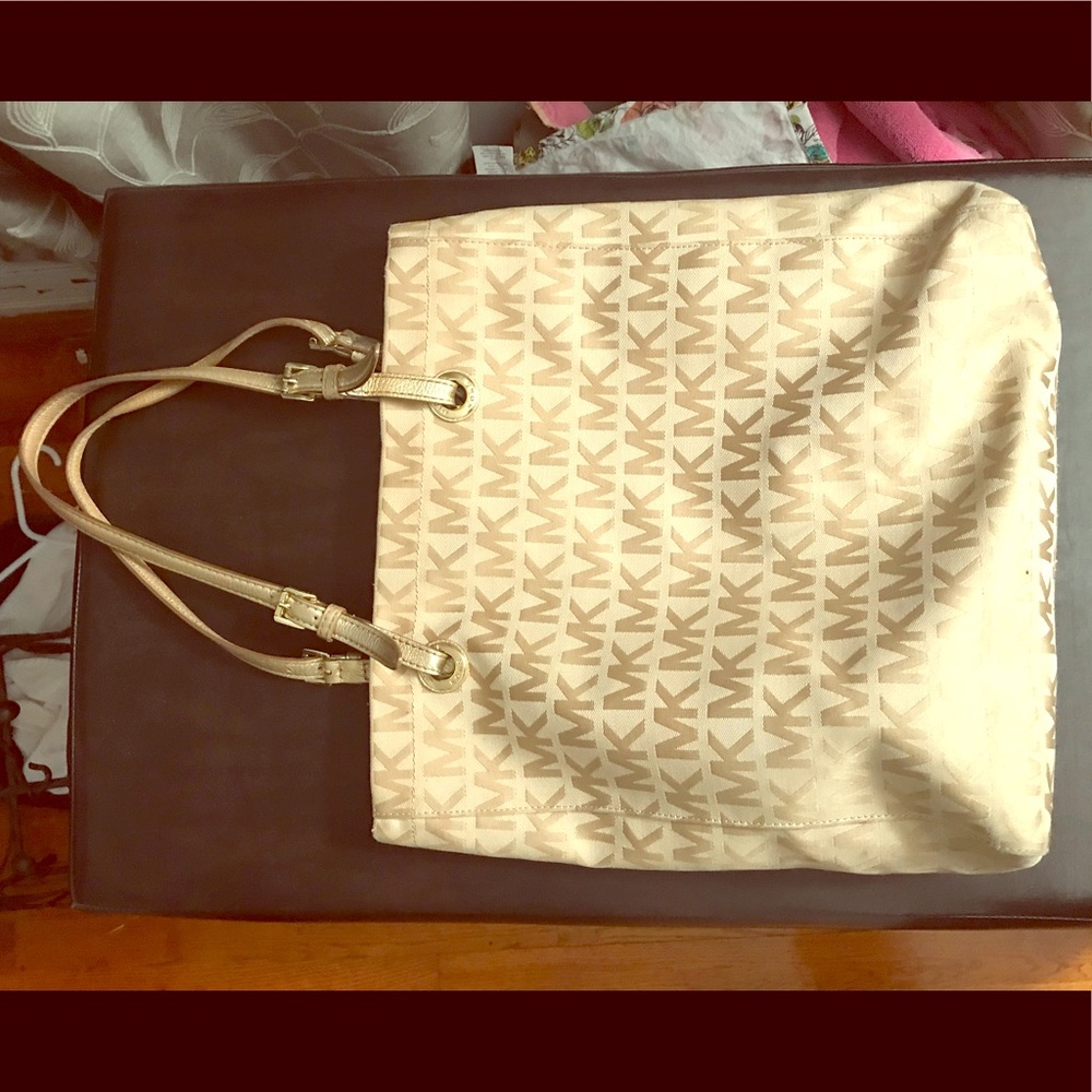 Michael kors tote