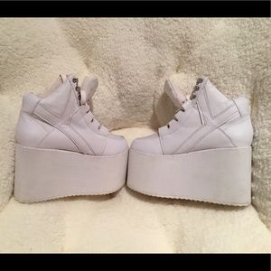 YRU PLATFORM SNEAKERS