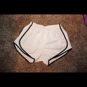 White NIKE shorts S