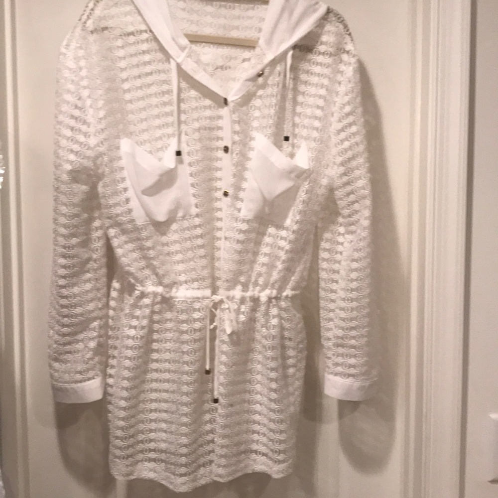 Stunning white woven anorak style jacket w/hood