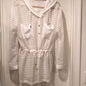 Stunning white woven anorak style jacket w/hood