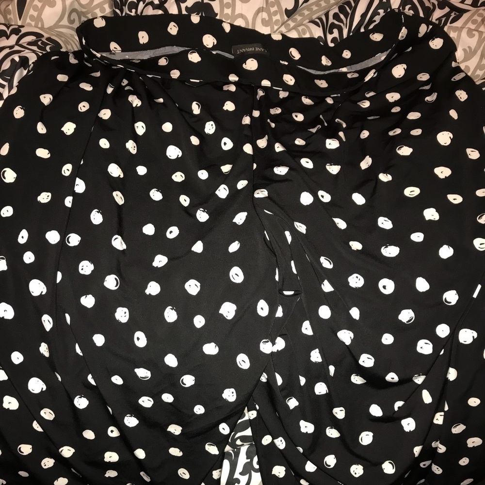 26/28 wide leg flowing dress pants