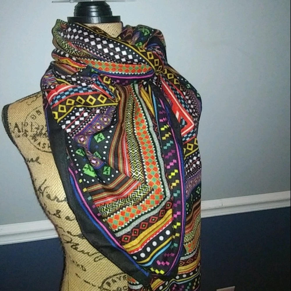 Gorgeous tribal multi color printed scarf.