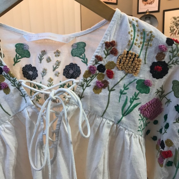 Long sleeve embroidered blouse - Picture 2 of 6