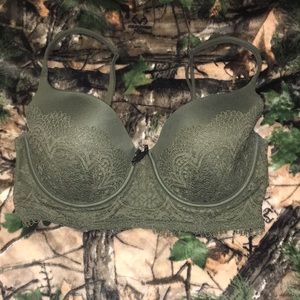Victoria’s Secret green bra size 36DD
