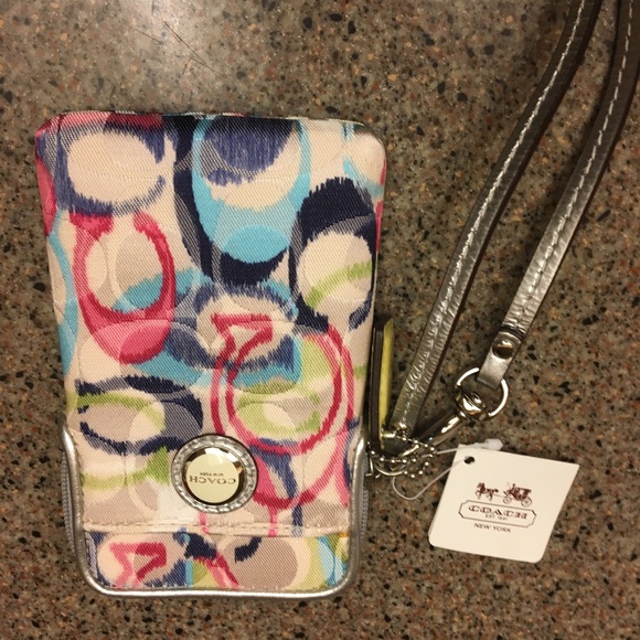 Coach wristlet NWT - Picture 5 of 5