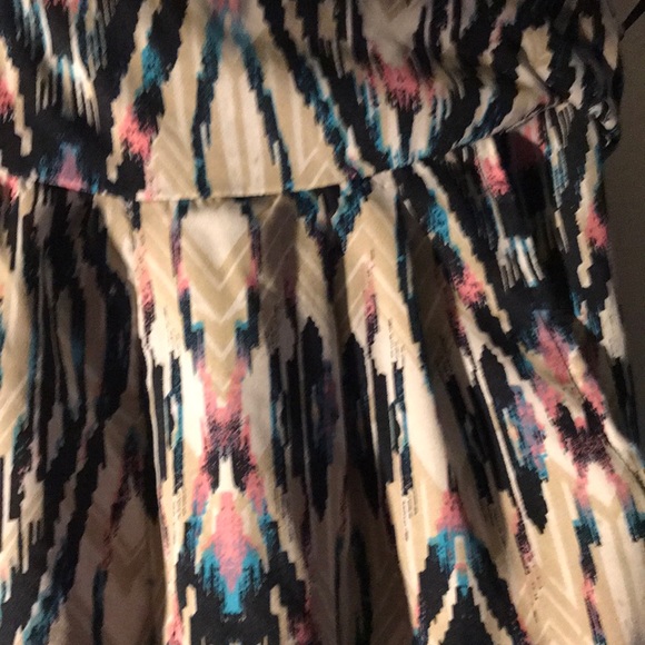 Patterned pants.  . - Picture 4 of 4