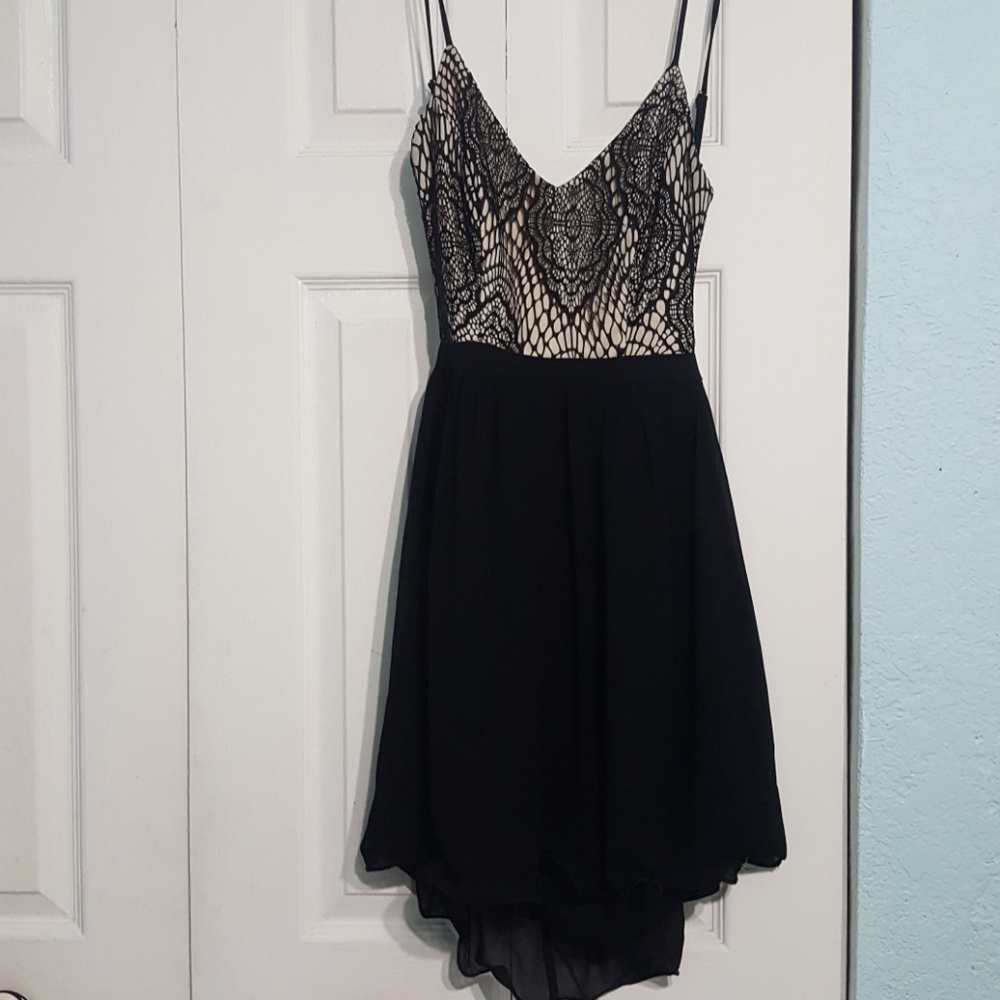 Backless dress
