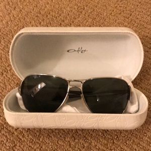 Oakley aviator sunglasses