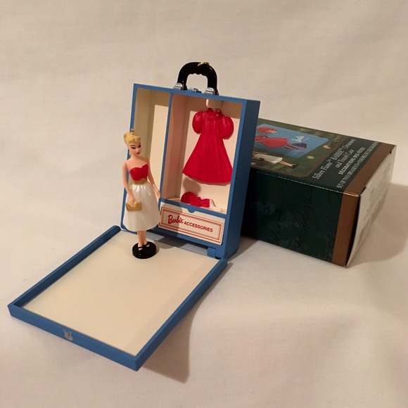 Silken Flame Barbie Ornament & Travel Case - Picture 4 of 7