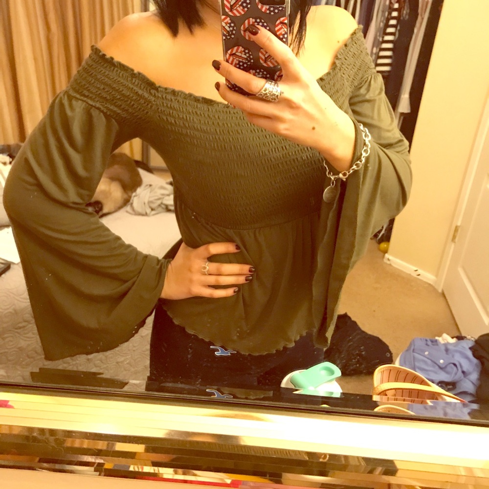 Bell sleeve off the shoulder top 😄