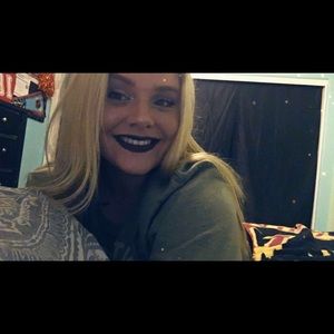 Meet your Posher, Laurel