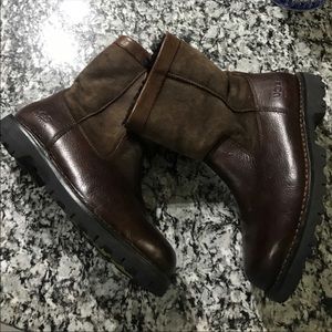 LEATHER UGG BOOTS