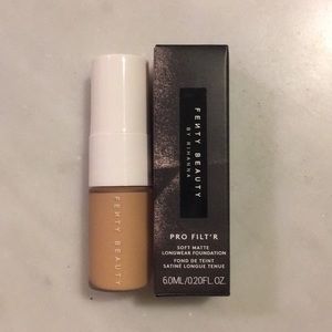 Fenty Pro Filt’r Foundation in #220