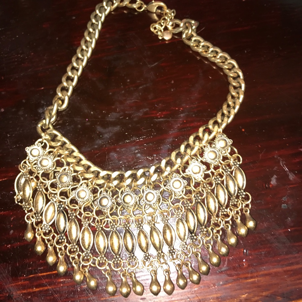 Statement necklace