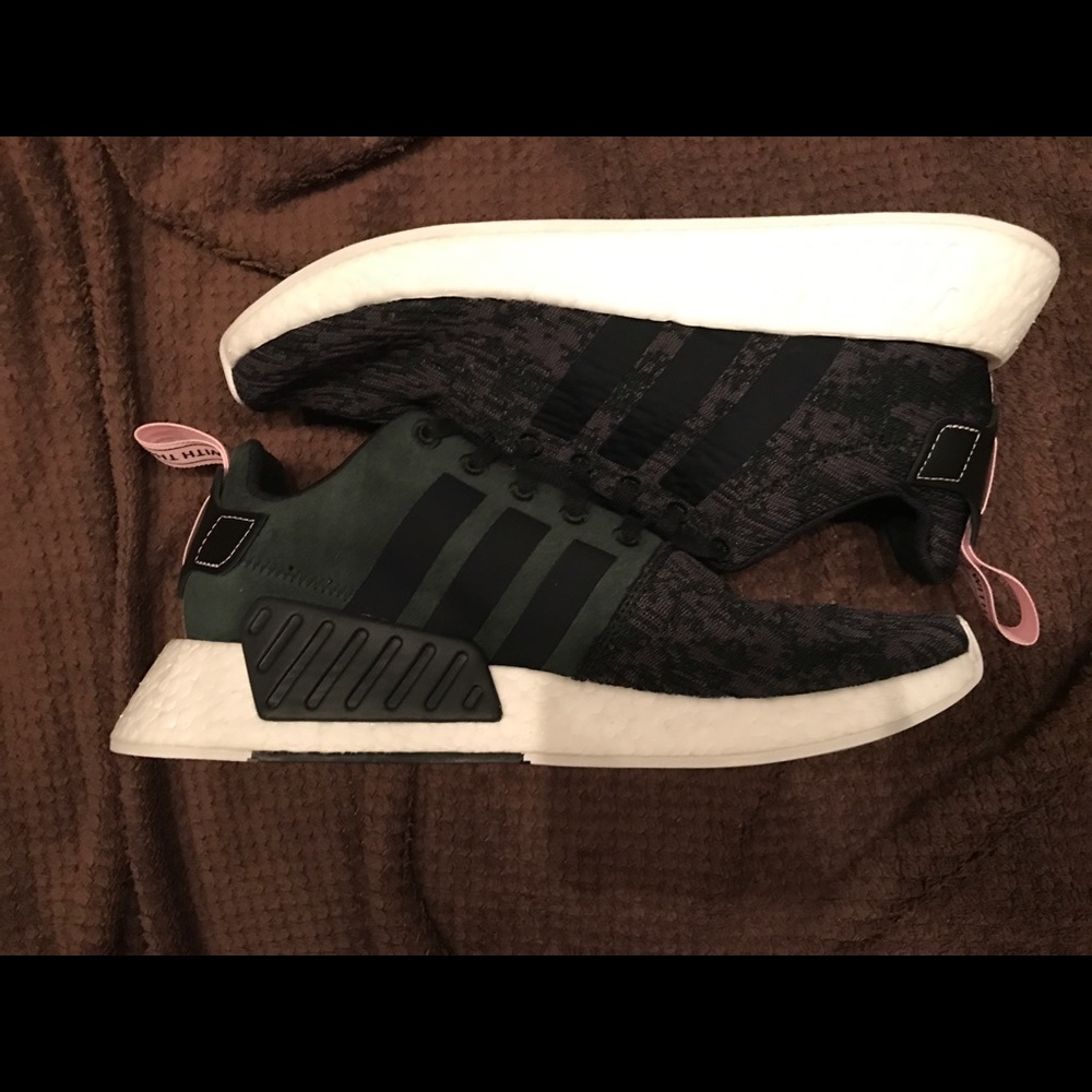 Women's adidas nmd r2 size 9.5