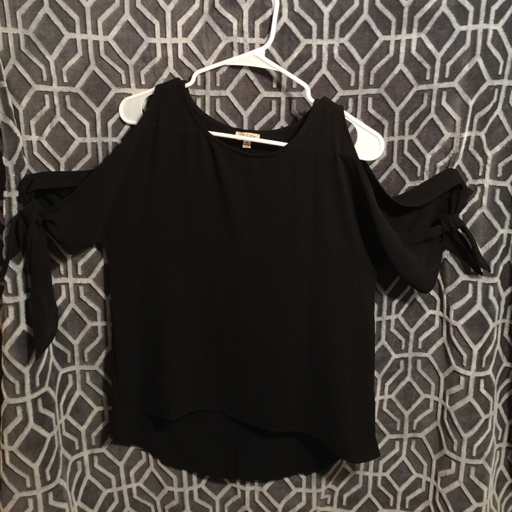 Cutout Black Top