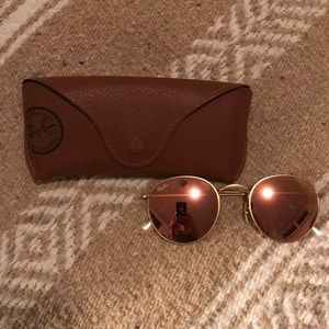 Round ray bans. Gold with pink lens.