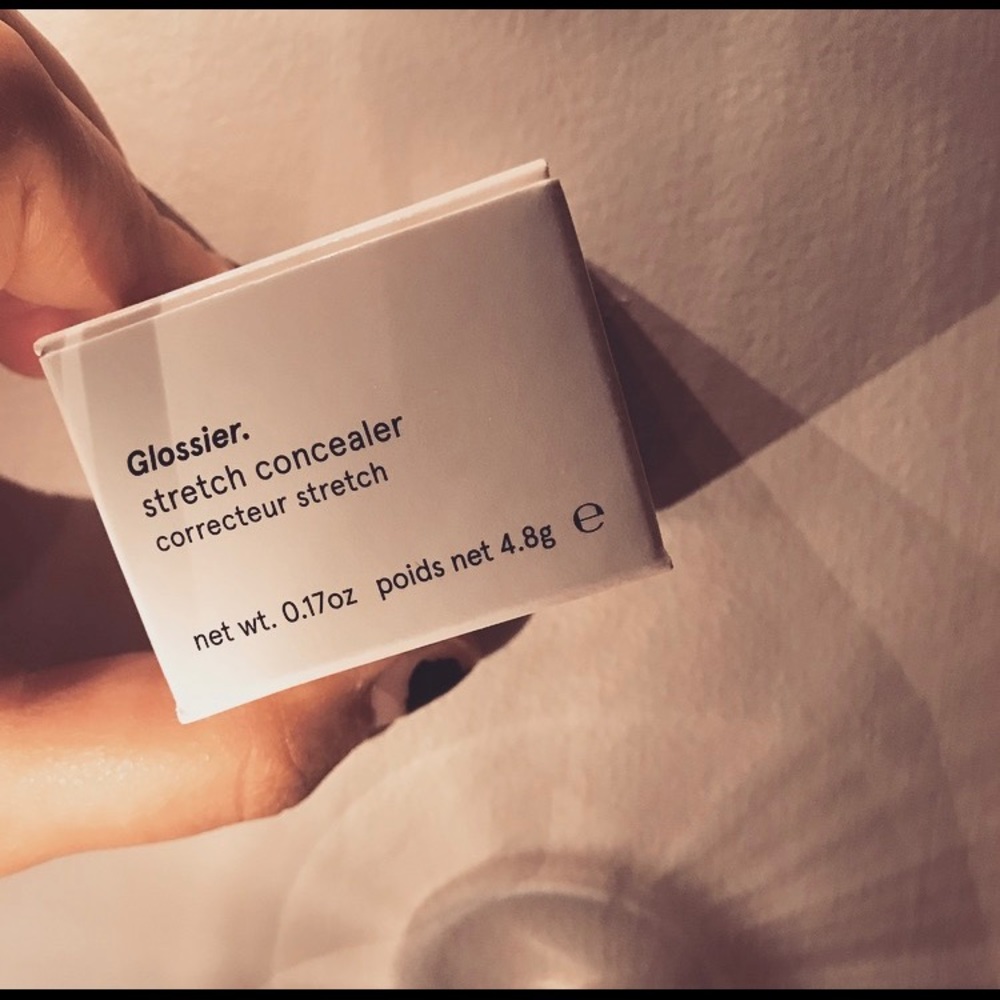 💠💠 SOLD 💠💠  Glossier Stretch Concealer