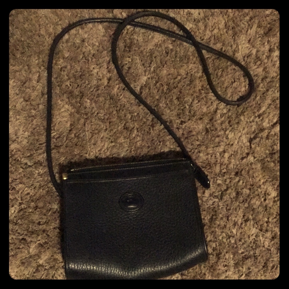 Small black Dooney & Bourke leather purse!