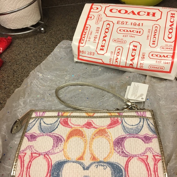 NWT with tag great xmas gift. - Picture 4 of 4