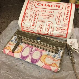 NWT with tag great xmas gift.