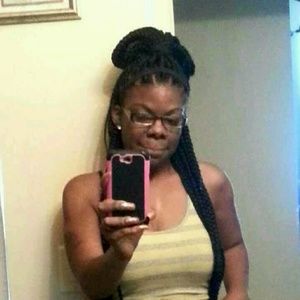 Meet your Posher, Yukondra