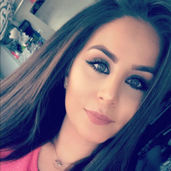 Meet your Posher, Aseel - Picture 2 of 4