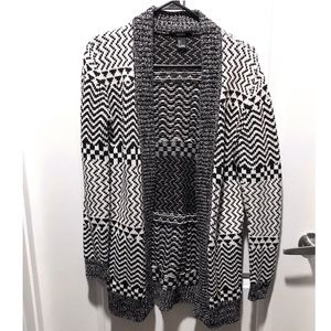Black and White Tribal Print Knit Cardigan