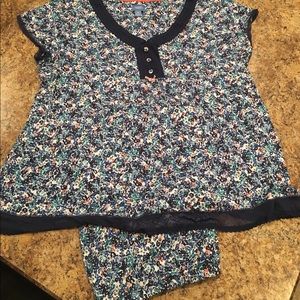 XL Pajama top/Capri Set by Simply Vera Wang