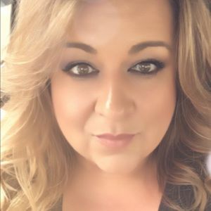 Meet your Posher, Debra