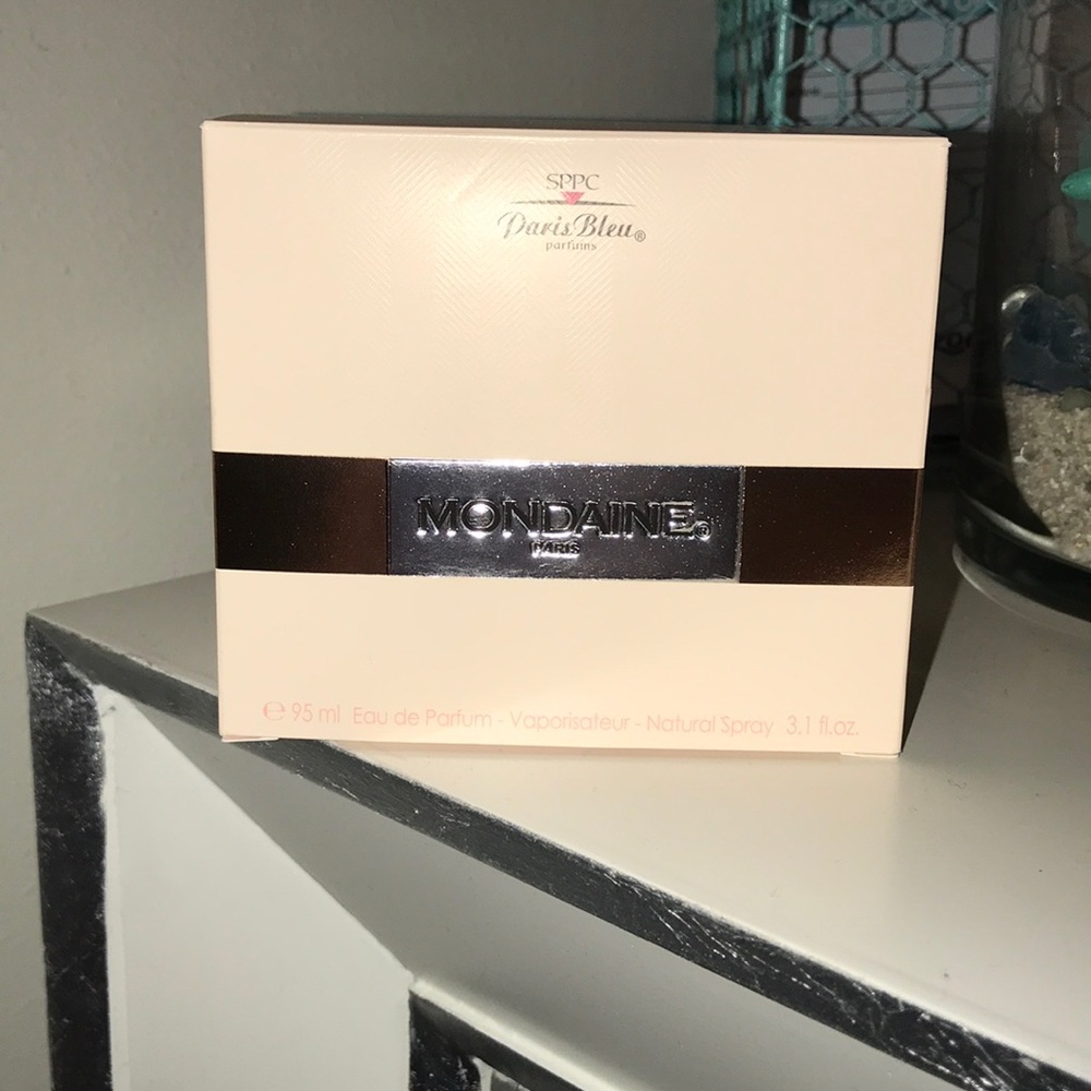 Mondaine Paris perfume